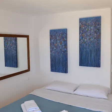 Vip Oia (Santorini)